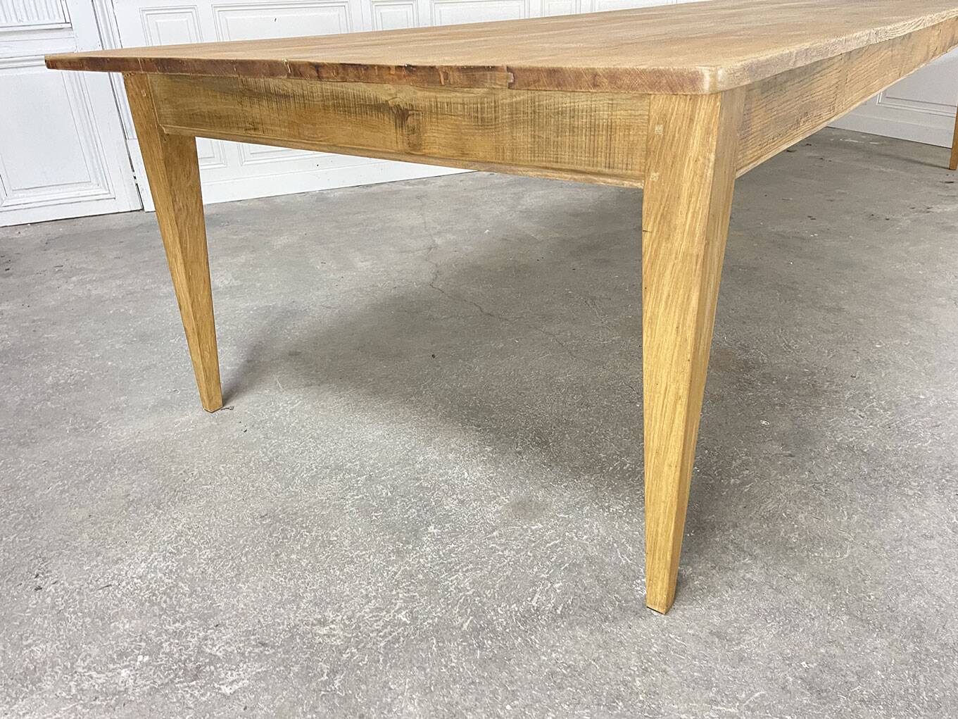 Large 19th century table in solid oak