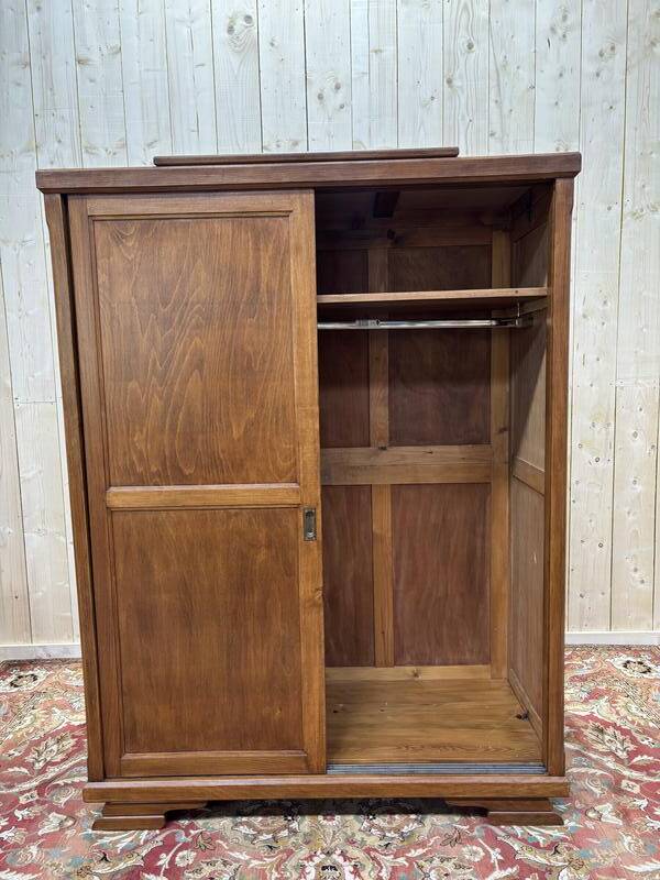 Sliding door wardrobe