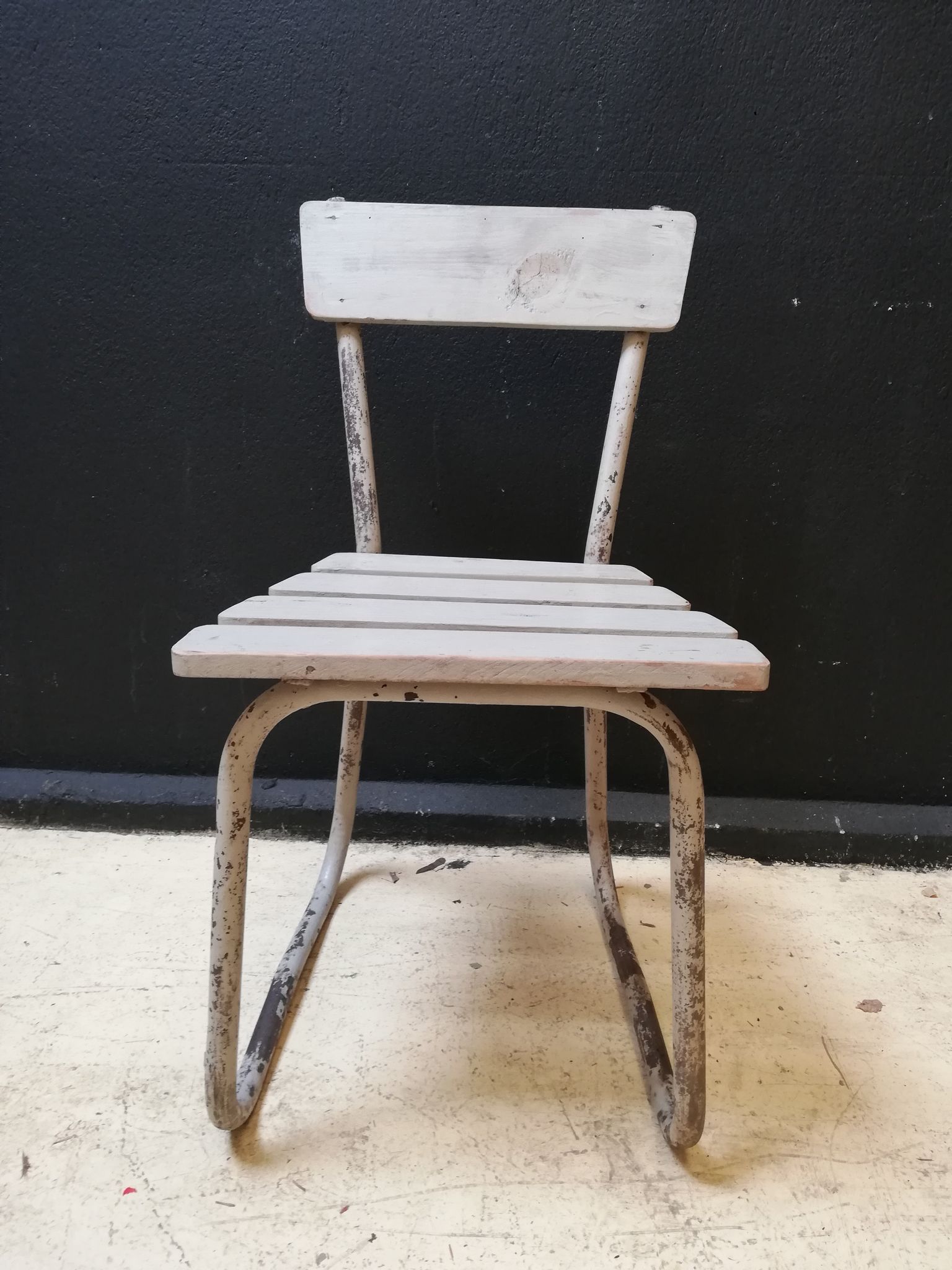 6 vintage garden chairs made of wood and metal