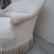 "Crapaud" bench in the richly decorated Napoleon III style.