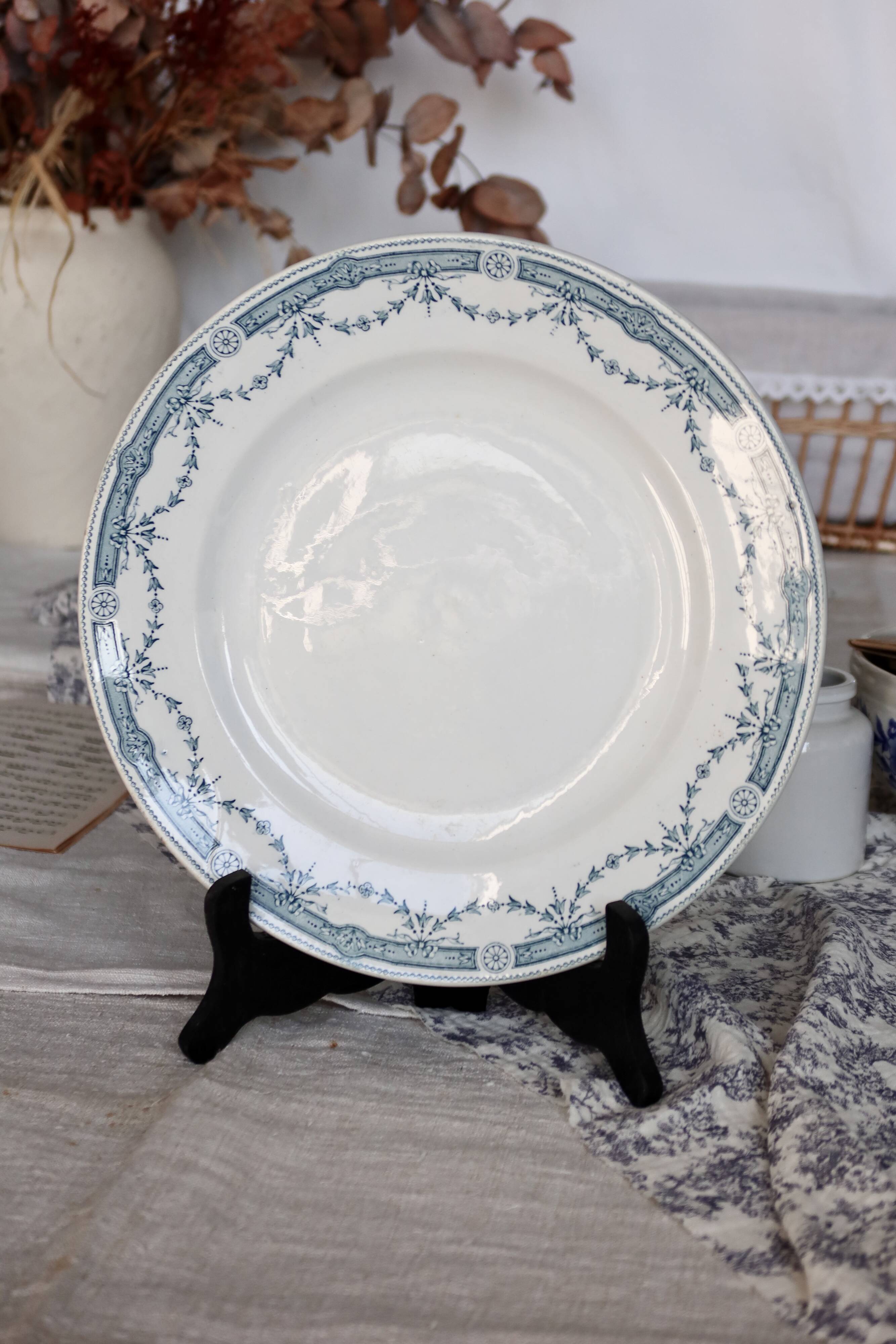 Round serving dish Terre de Fer - Provence model - Saint Amand et Hamage