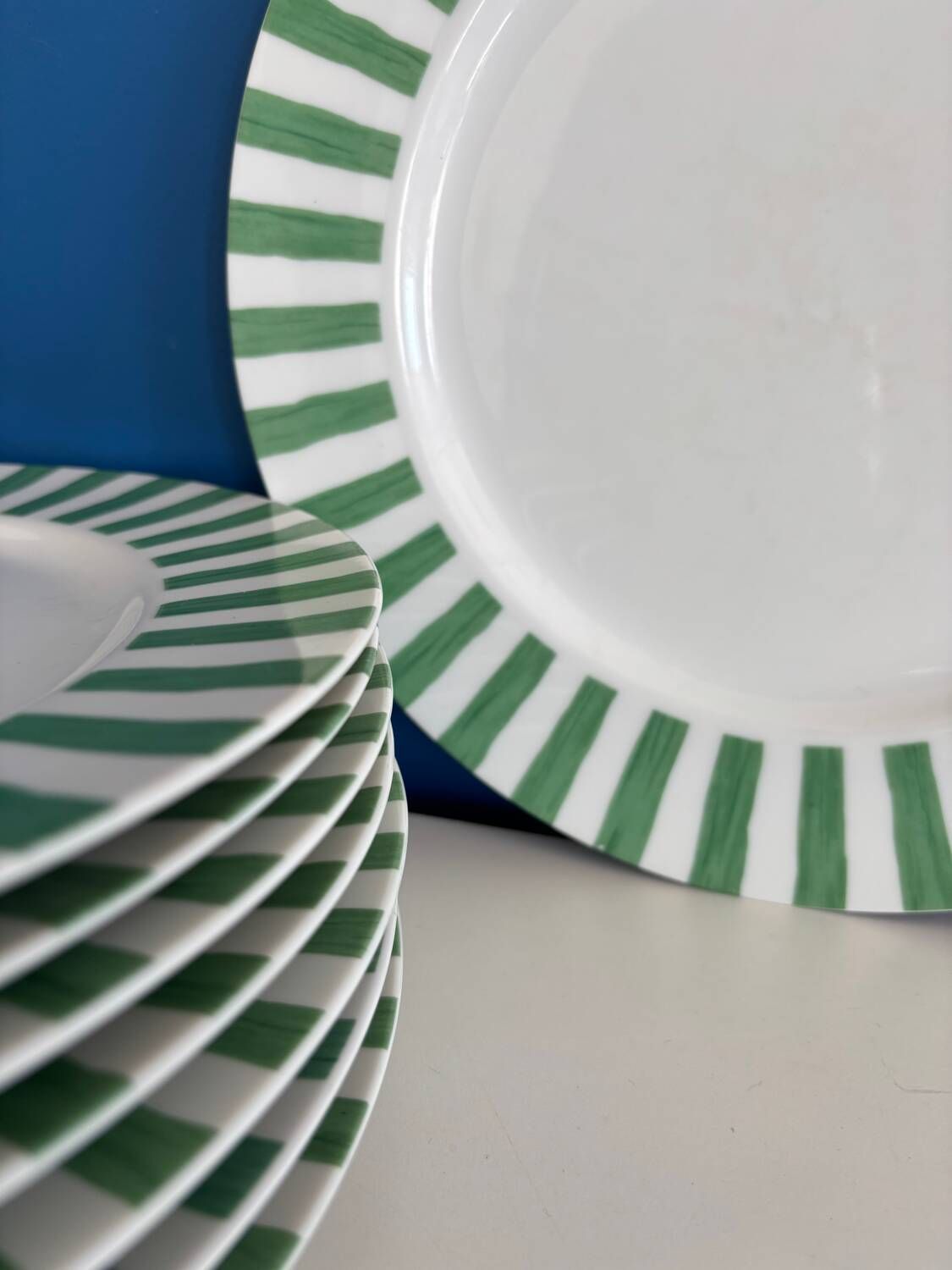 Set of 8 large Guy Degrenne flat plates, vintage green pareo model