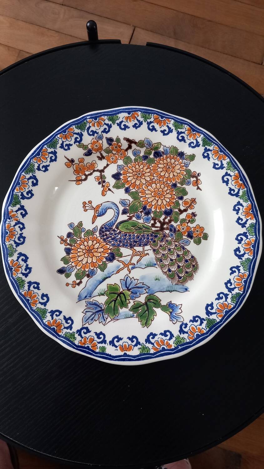 Assiette de collection Gien peint main décor paon
