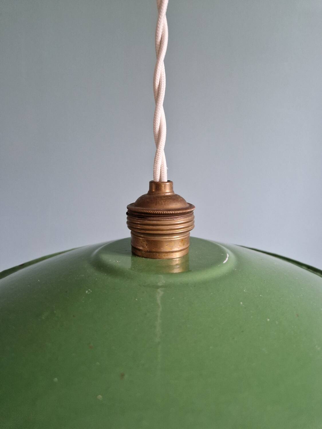 Industrial pendant light in green enamelled sheet metal, 1930s-40s