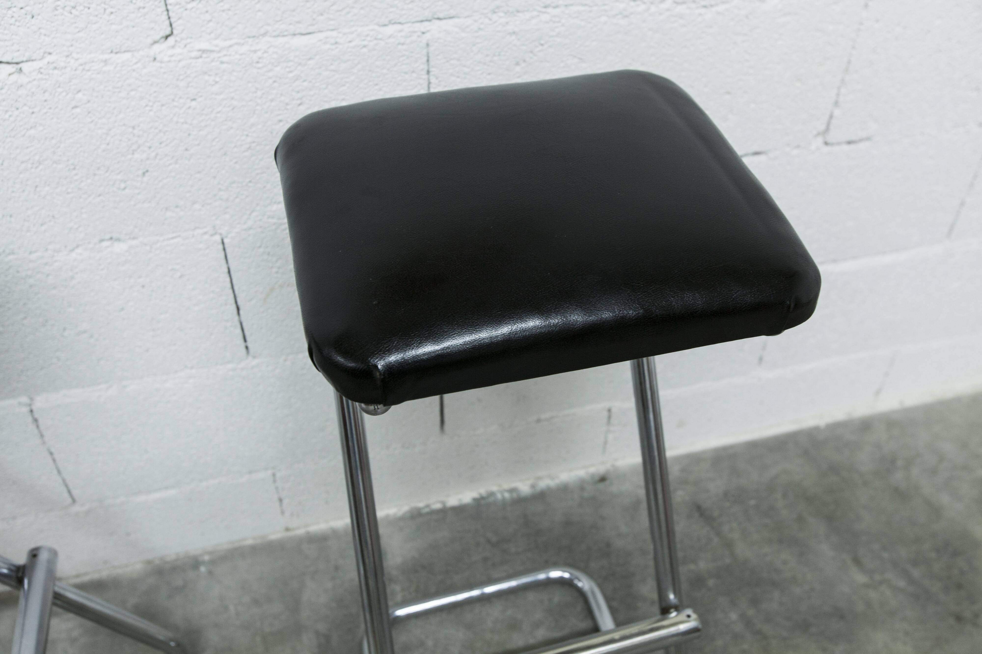 Paire de tabourets 1970 h80 en forme de Z