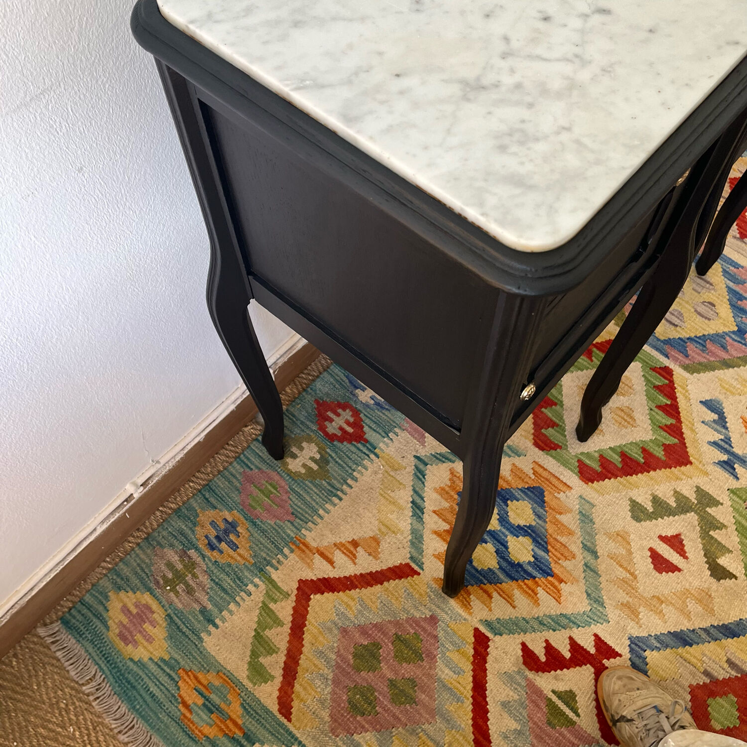 Pair of marble and wood bedside curved feet