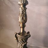 Louis XV bronze lamp rocaille style 34x25, molded glass lampshade signed Stella