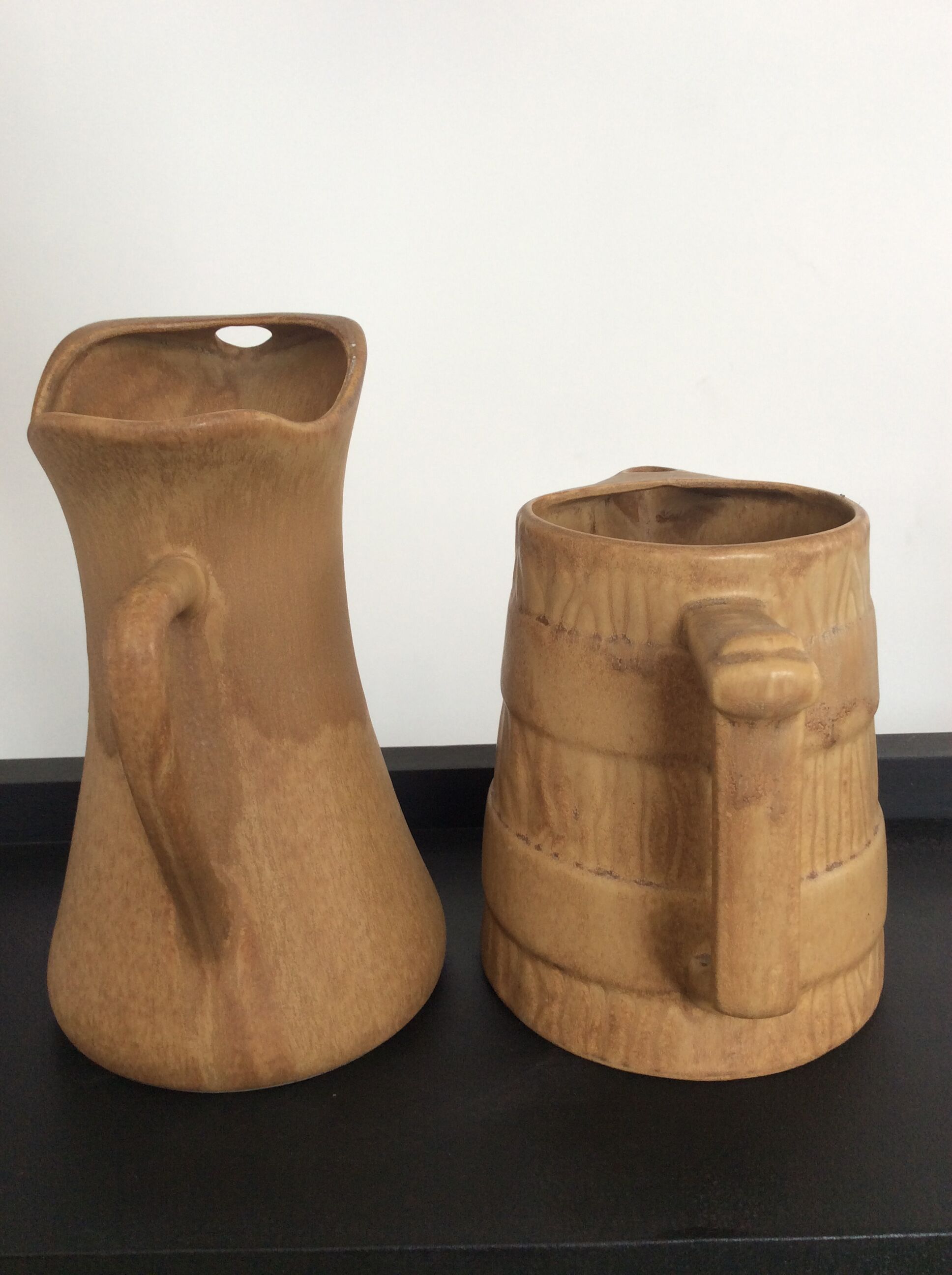 Series of 2 pitchers 1970