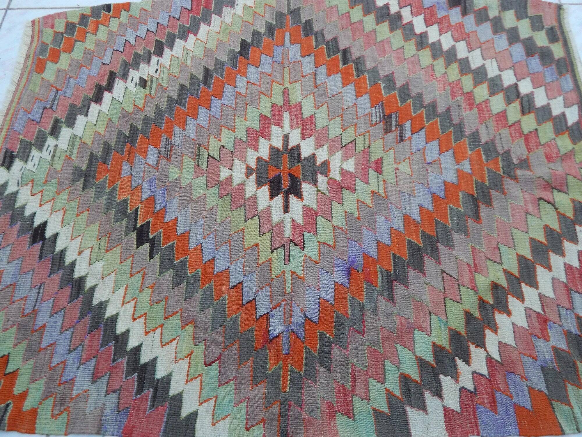 Vintage Turkish kilim, handwoven, 100x120 cm.
