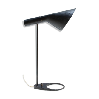 Arne Jacobsen lampe de table pour Louis Poulsen