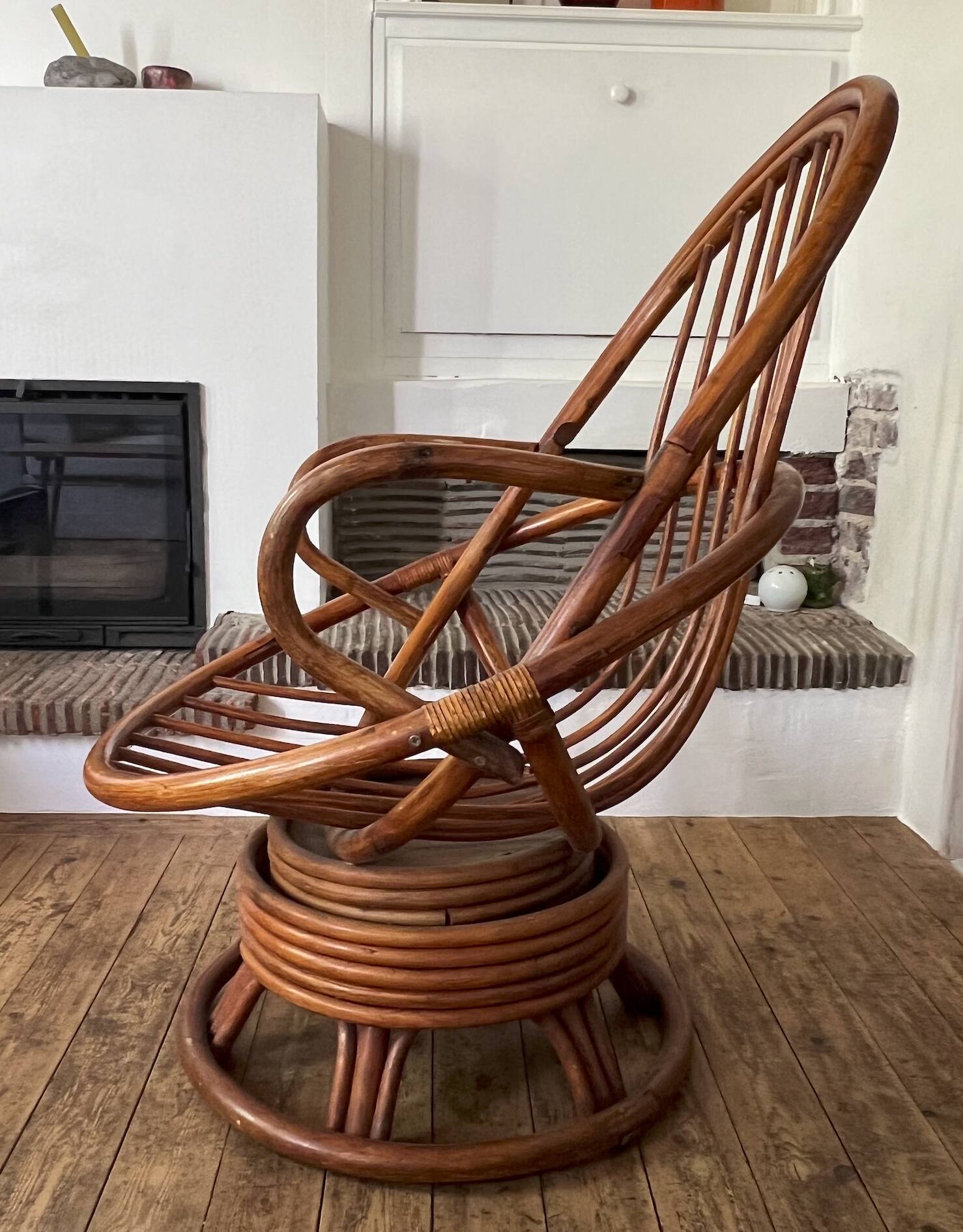 Pair of rotating rattan armchairs
