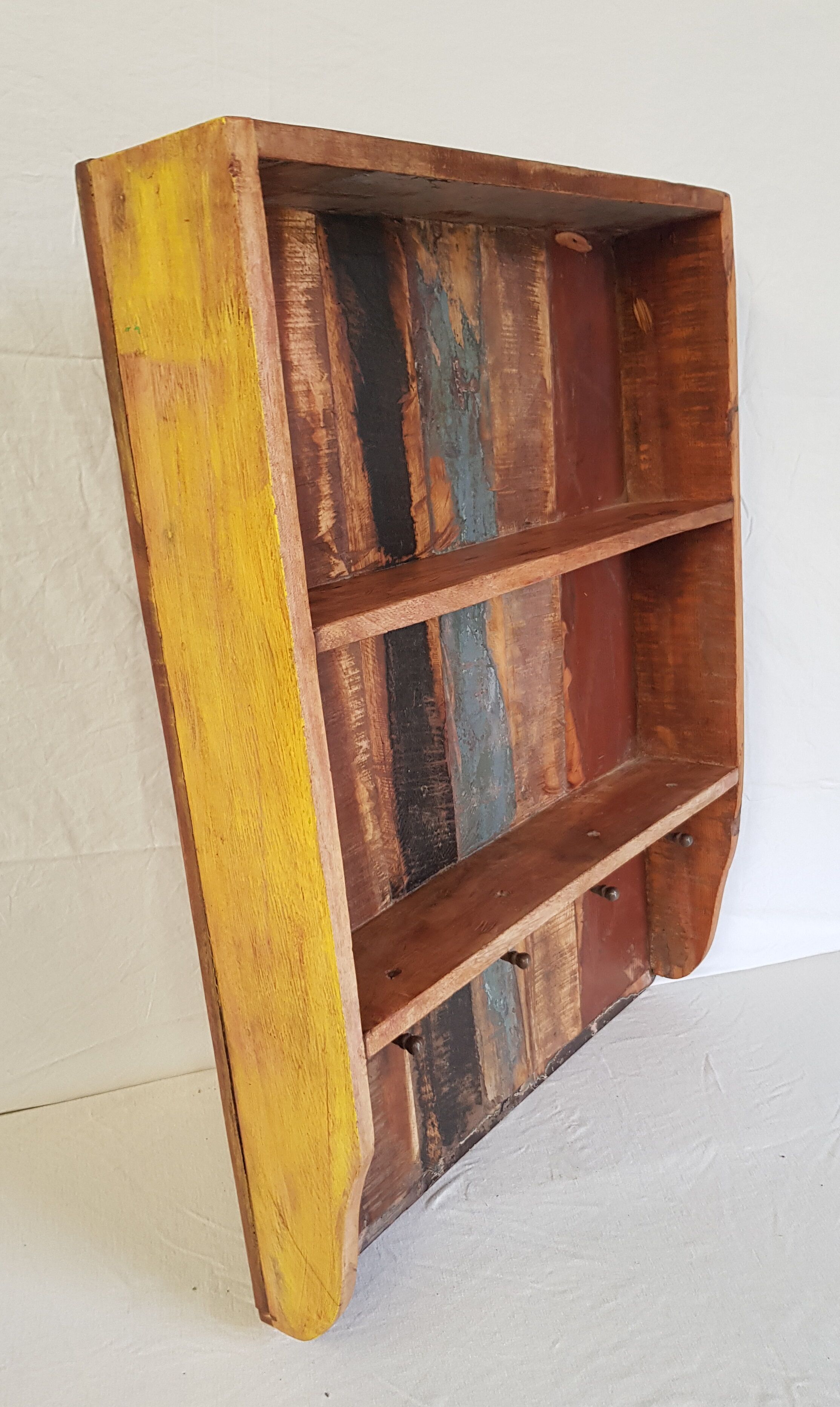 Wall shelf 3 shelves + 4 hooks cast iron in polychrome wood
