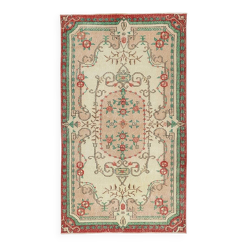 Tapis en laine turc vintage. Tapis d'accent noué à la main pour la décoration de maison de campagne et de ferme.