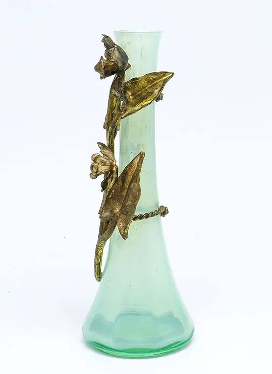 Vase Art Nouveau, verre d'uranium, bronze doré, Belgique, années 1930