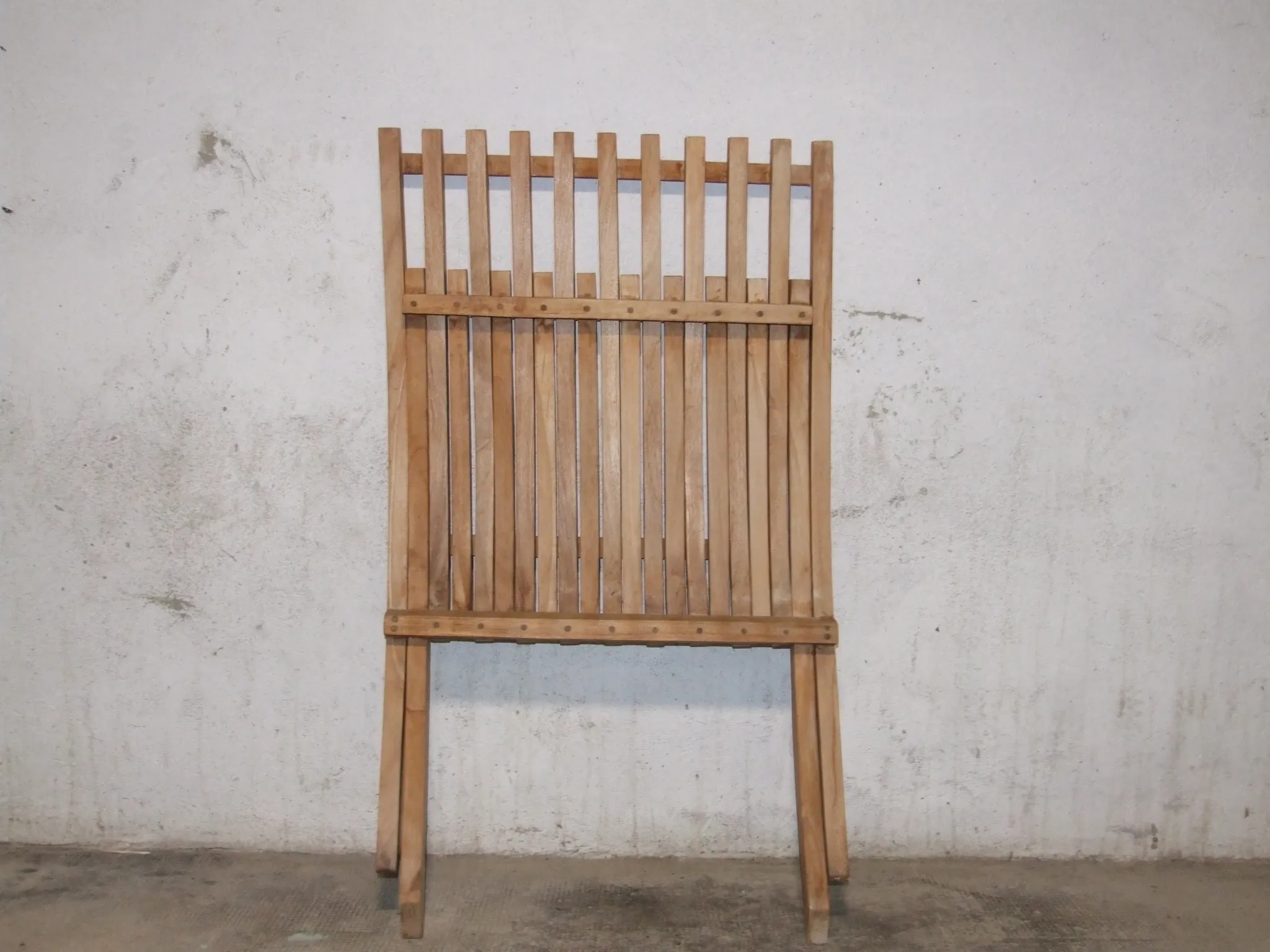 Chaise en teck pour extérieur et intérieur