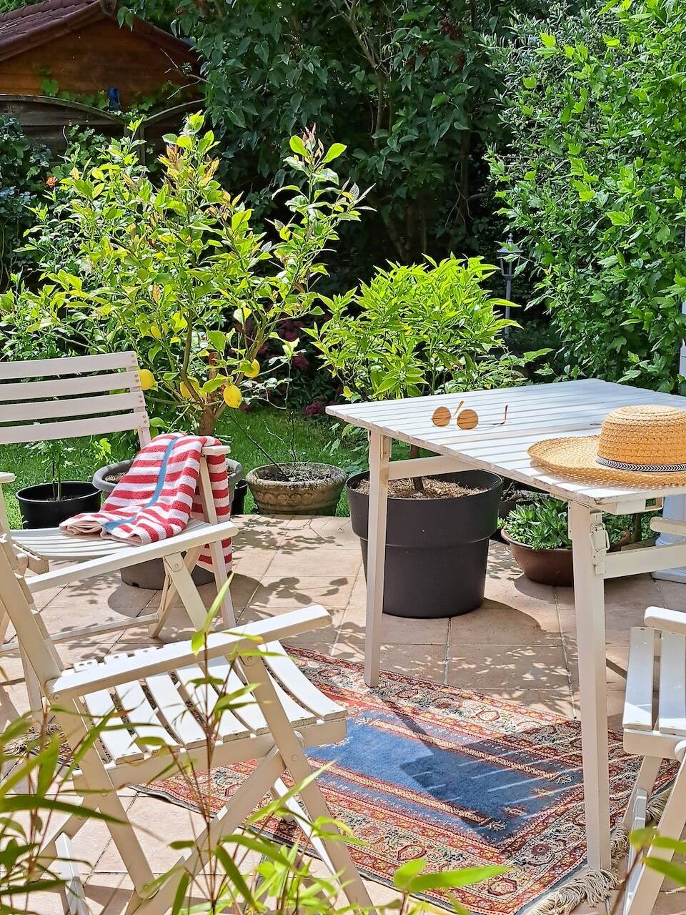 Vintage white wooden garden furniture