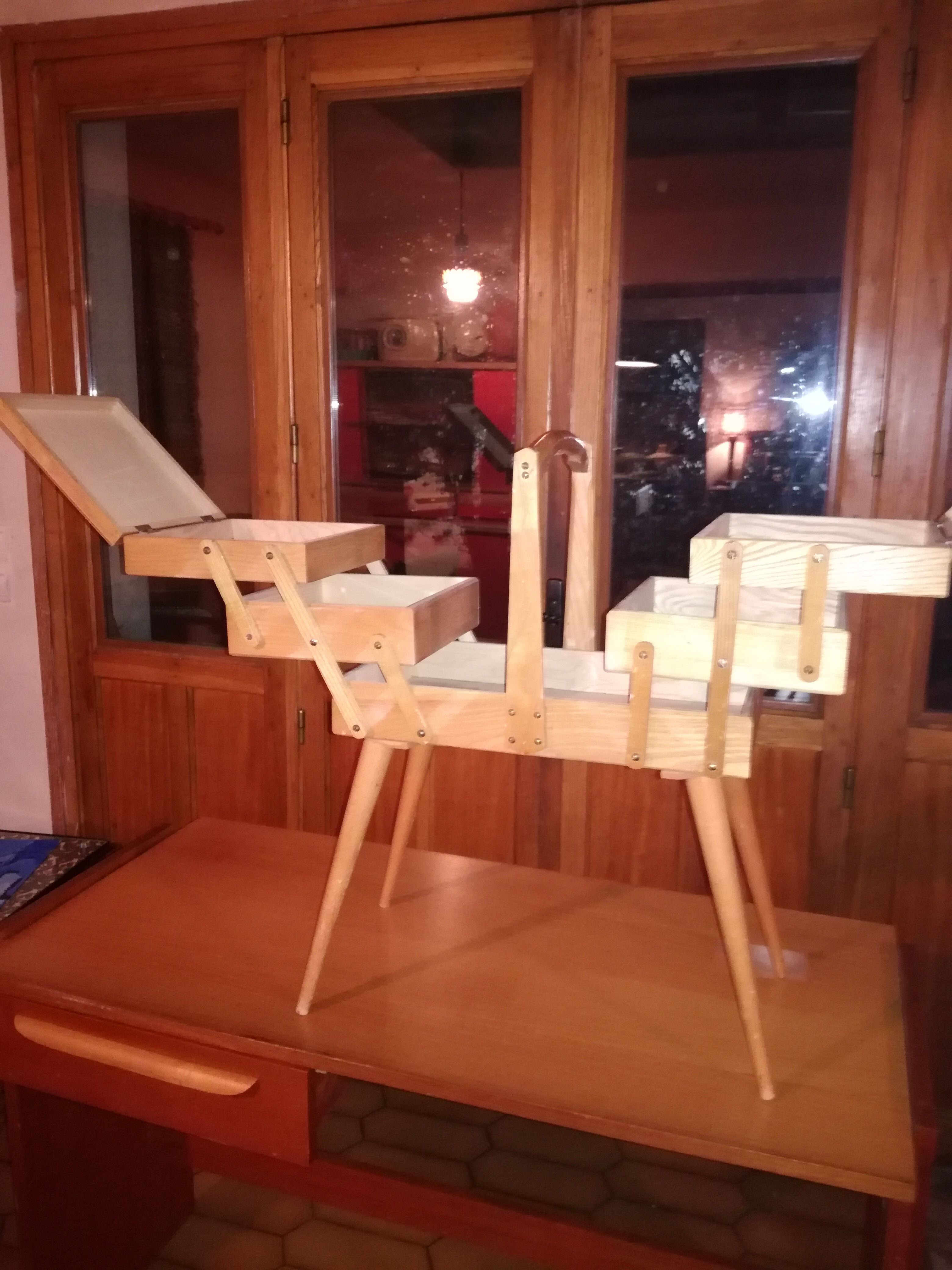 Sewing feet compass box