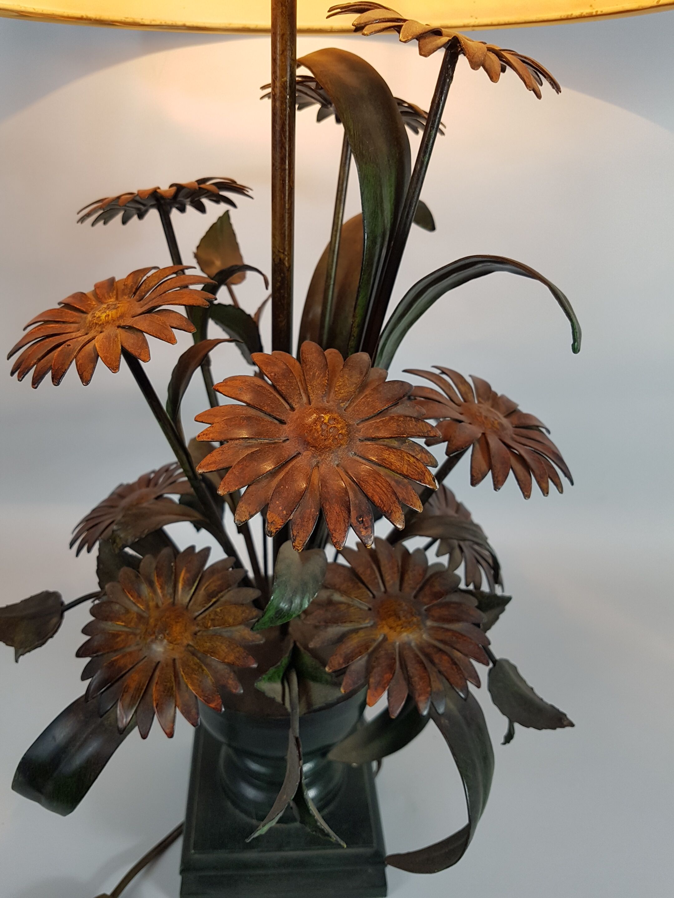 Lamp deco marguerittes metal Vintage 70s