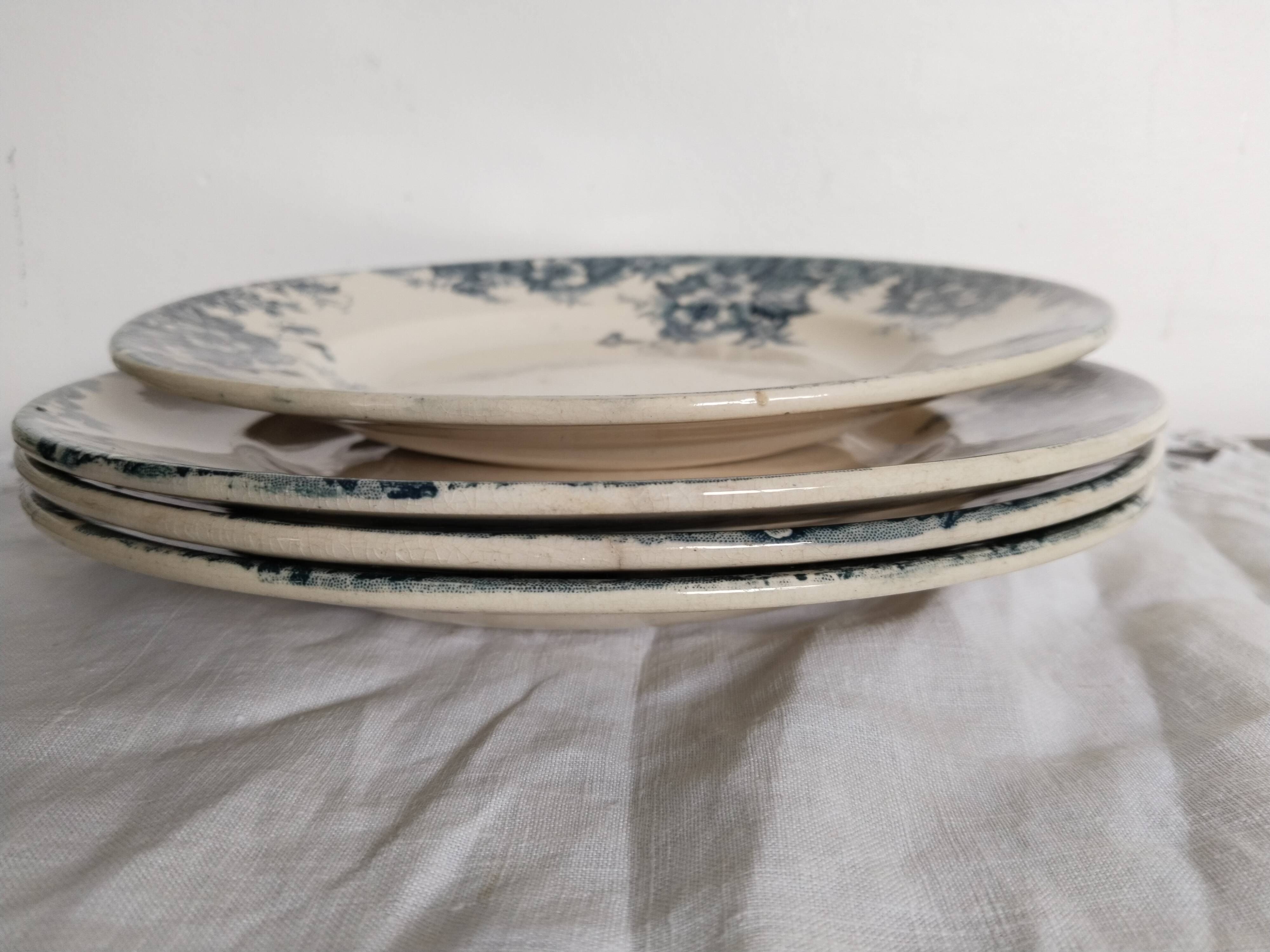 Flat plates (4) in earthenware from Saint Amand and Hamage, Terre de fer, Marie Louise model, c