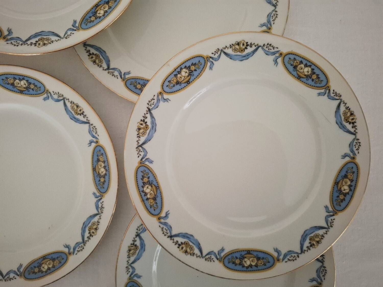Assiettes à Dessert en Porcelaine de Limoges