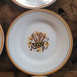 6 assiettes à dessert faïence de Montereau - Décor floral, circa 1950-