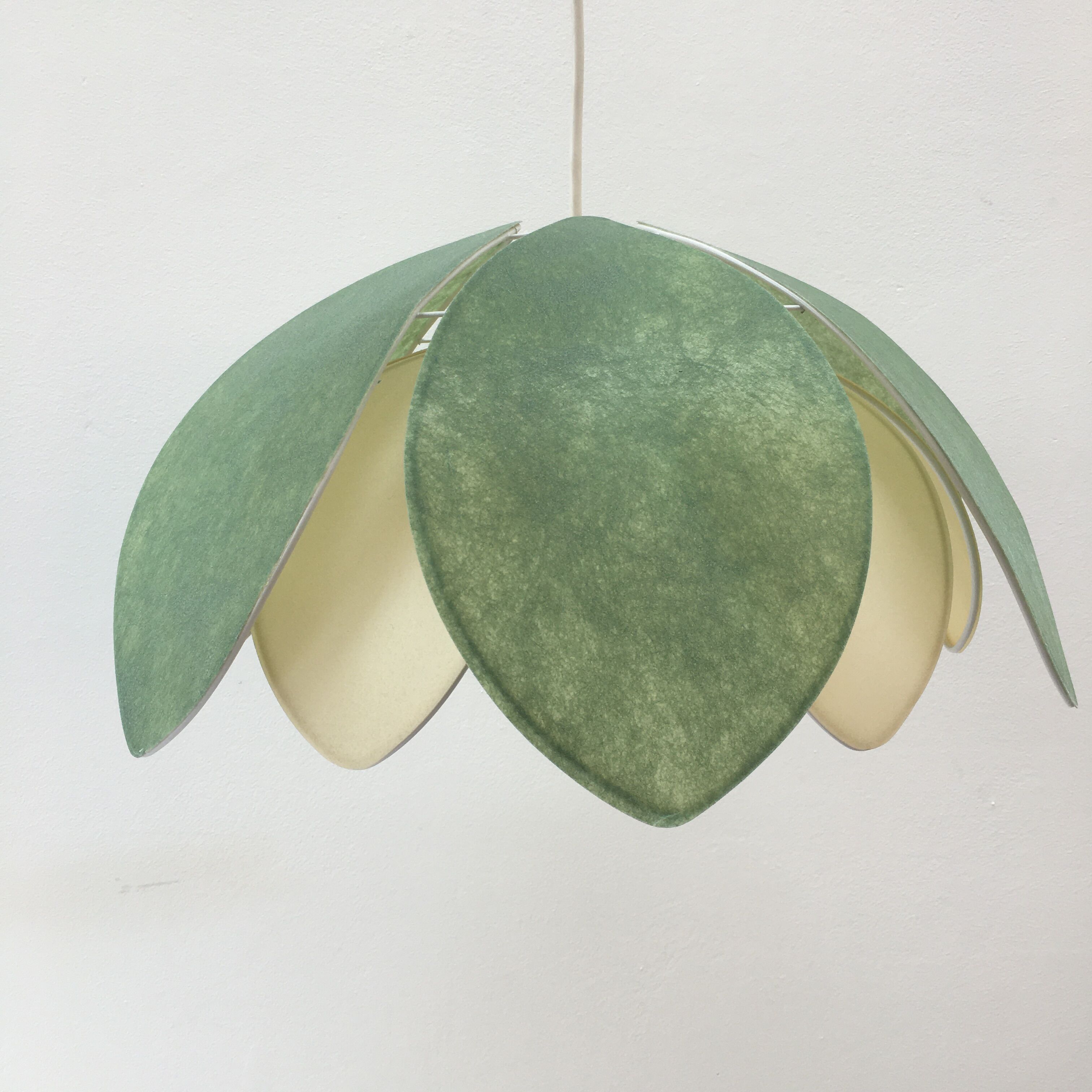 Lotus flower suspension