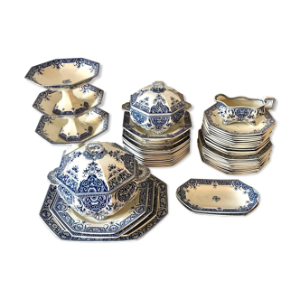 47-piece Sarreguemines earthenware service, "Sinceny" service circa 1900