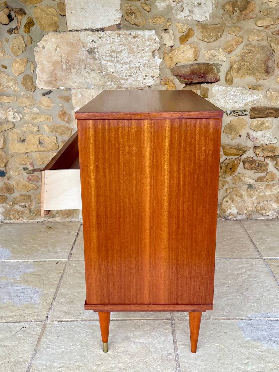 Vintage teak chest of drawers with 4 drawers, circa 1960s/1970s.