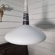 Suspension scandinave en opaline des années 60