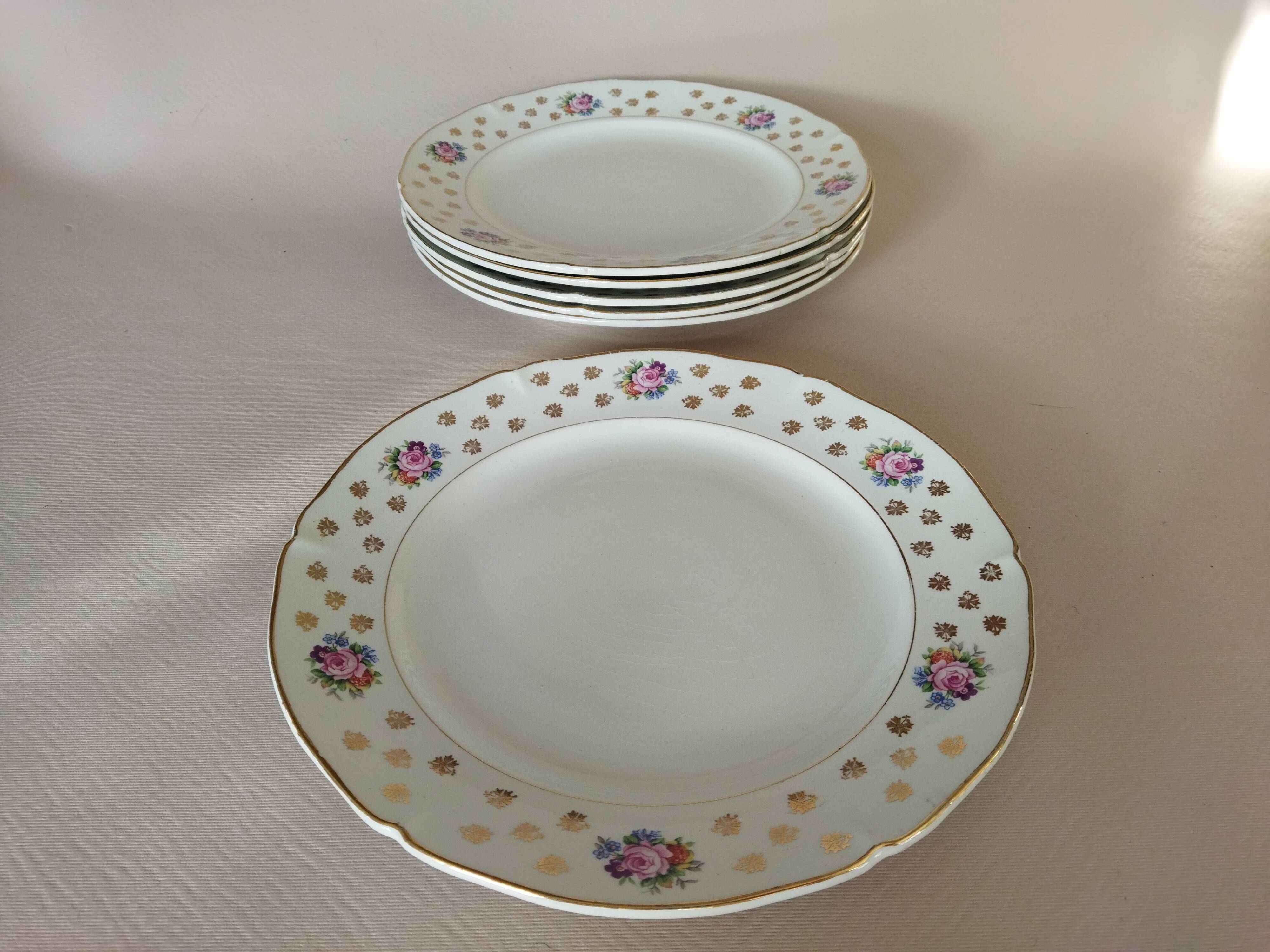 Six assiettes plates Céranord St Amand "Royal"