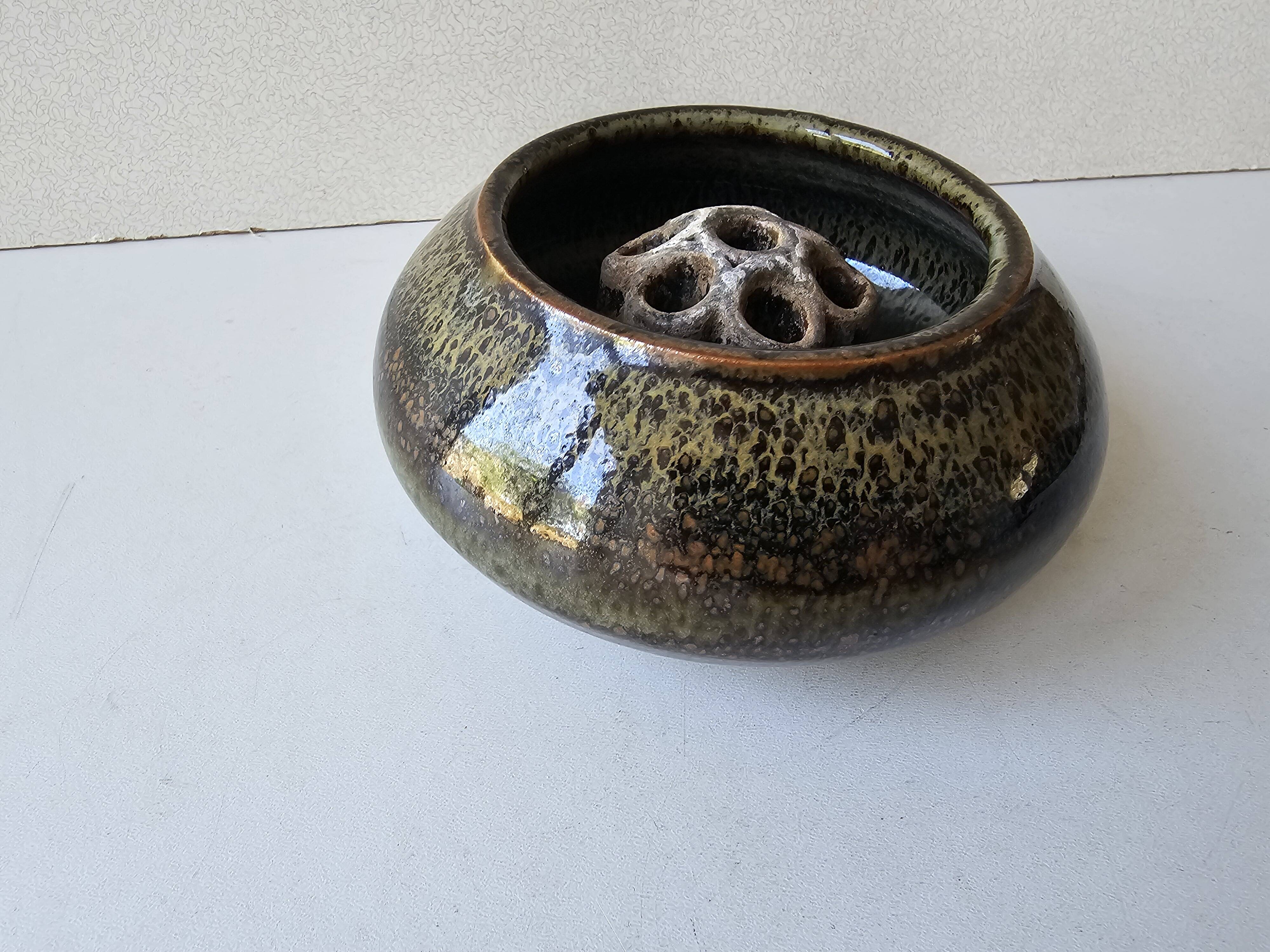 Ceramic flower vase signed gérald pott (diameter 13cm)