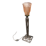 Art Deco lamp in wrought metal and pink glass