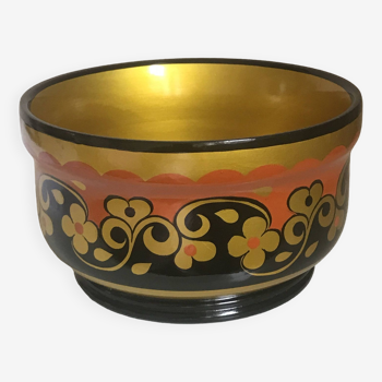 Large lacquered wooden bowl