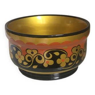 Large lacquered wooden bowl