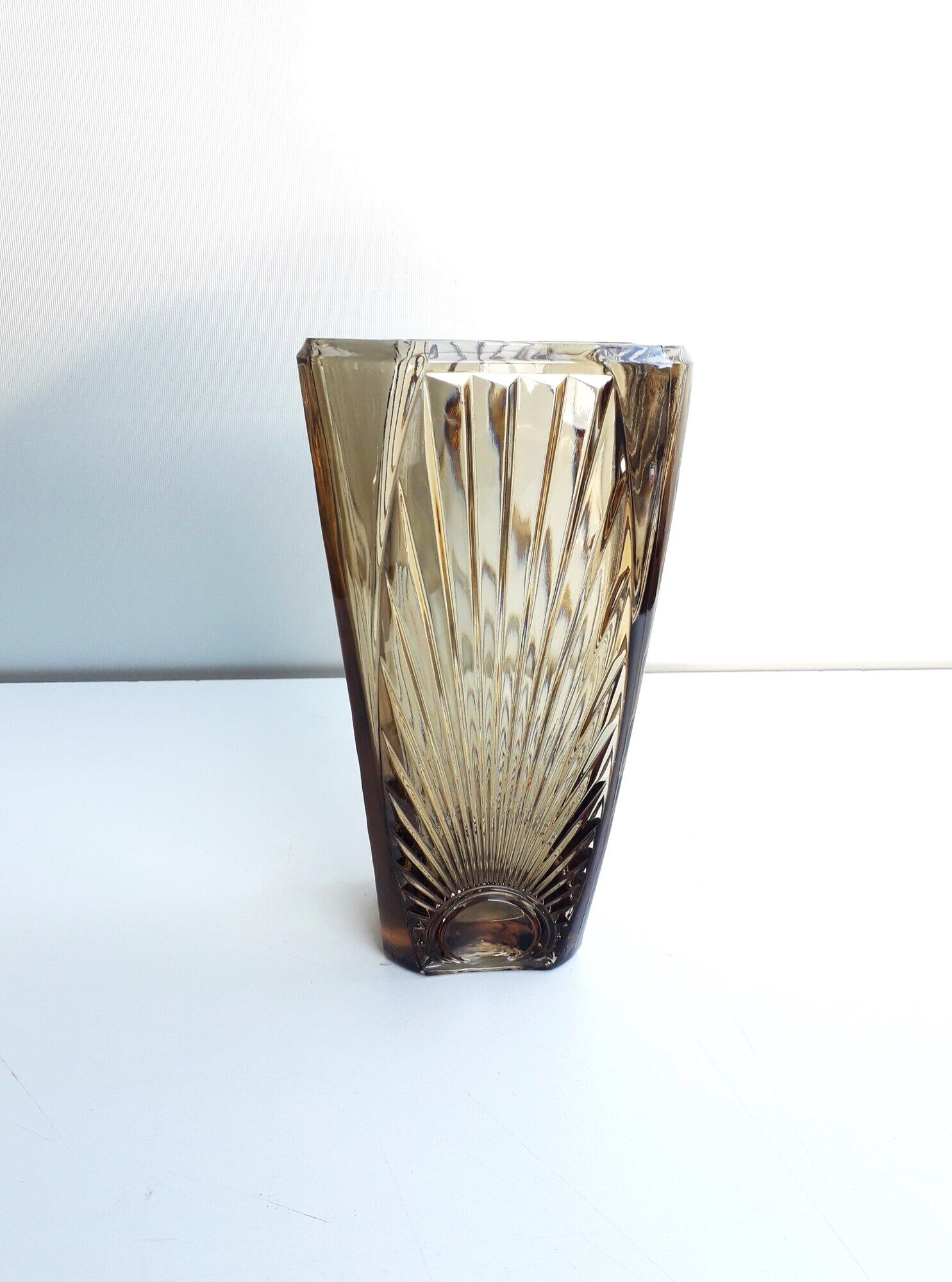 Old Art Deco vase - Smoked cut glass - France 1940