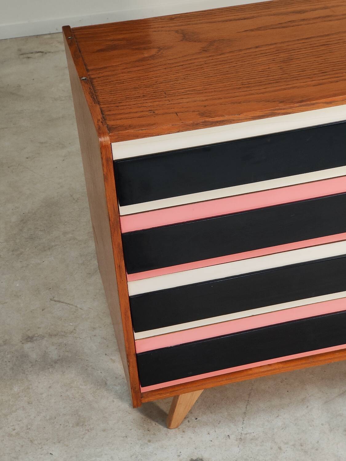 U-453 pink chest of drawers, old edition by Jiri Jiroutek for Interier Praha 1960