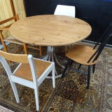 Tulip footing round table