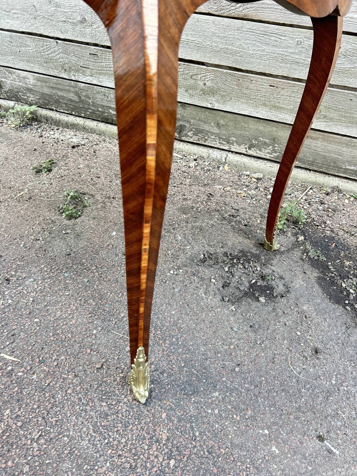 Curved flat desk in Louis XV style