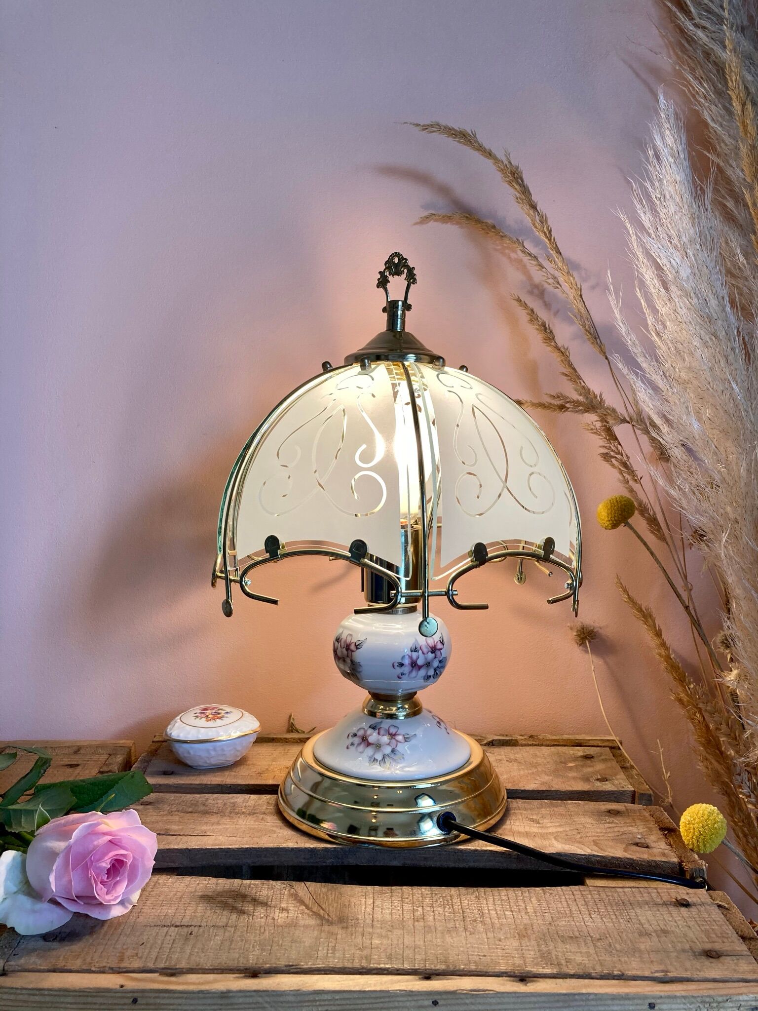 Lampe dorée pied porcelaine style tiffany