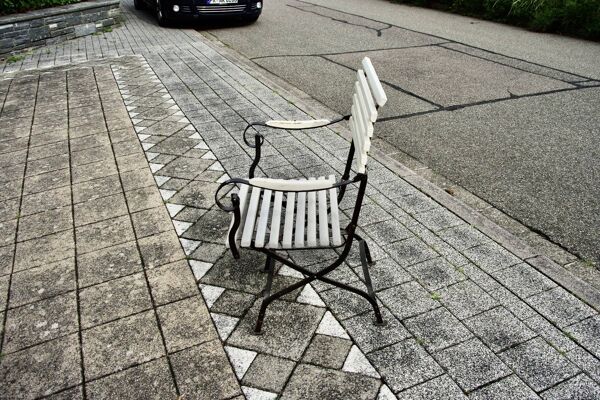 Fauteuil de jardin pliant vintage en fer forgé 1930