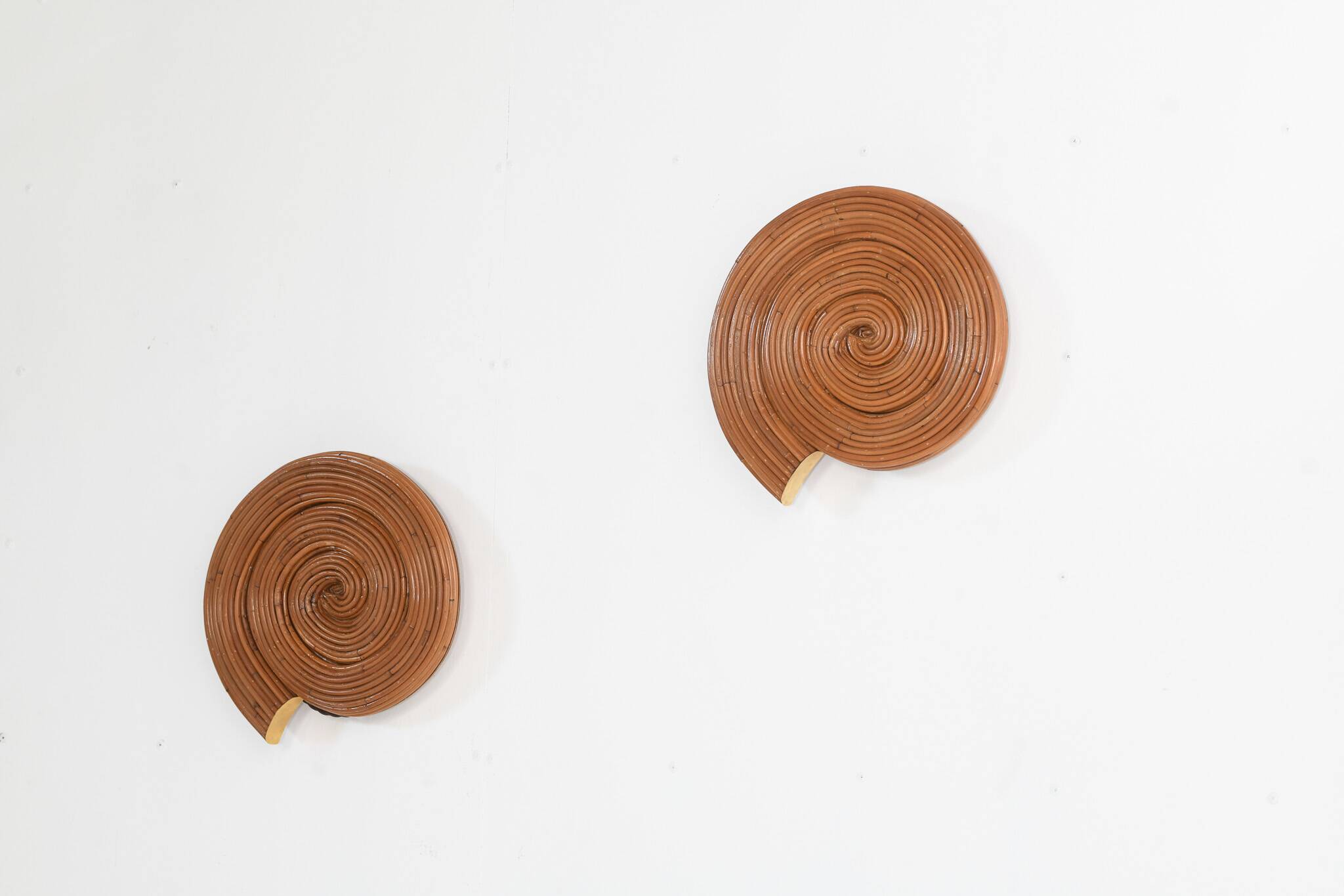 Rattan Sea Snail Design Wall Lamp