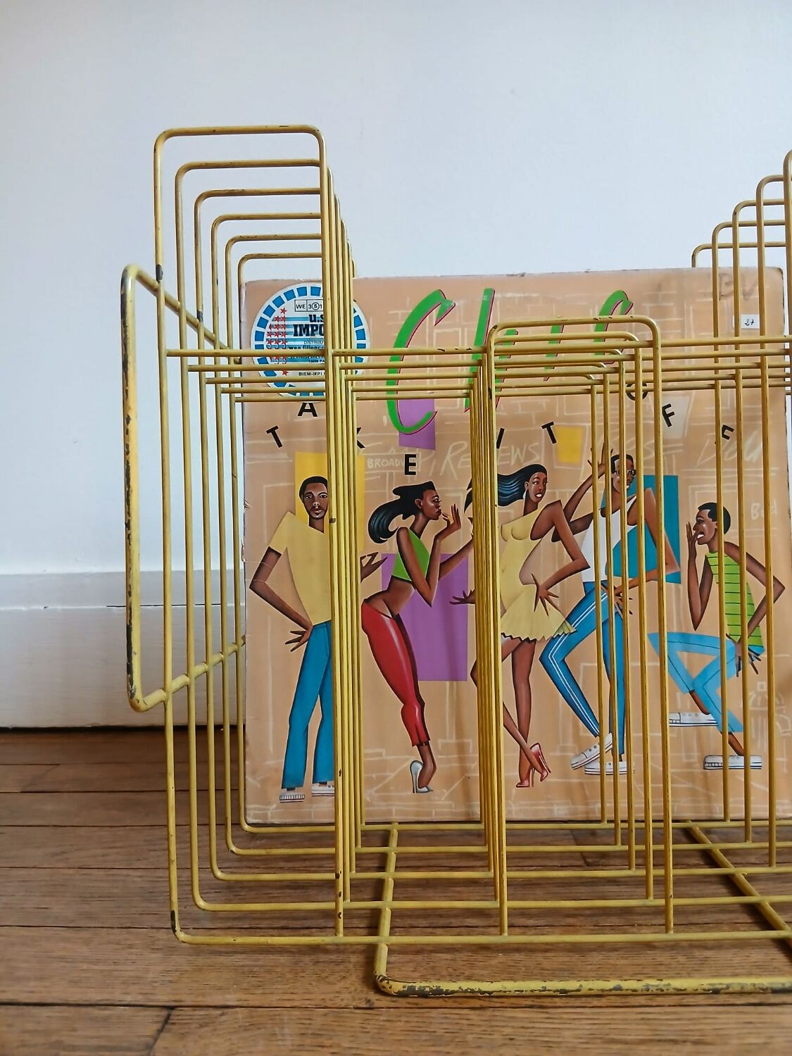 Vintage vinyl/magazine rack