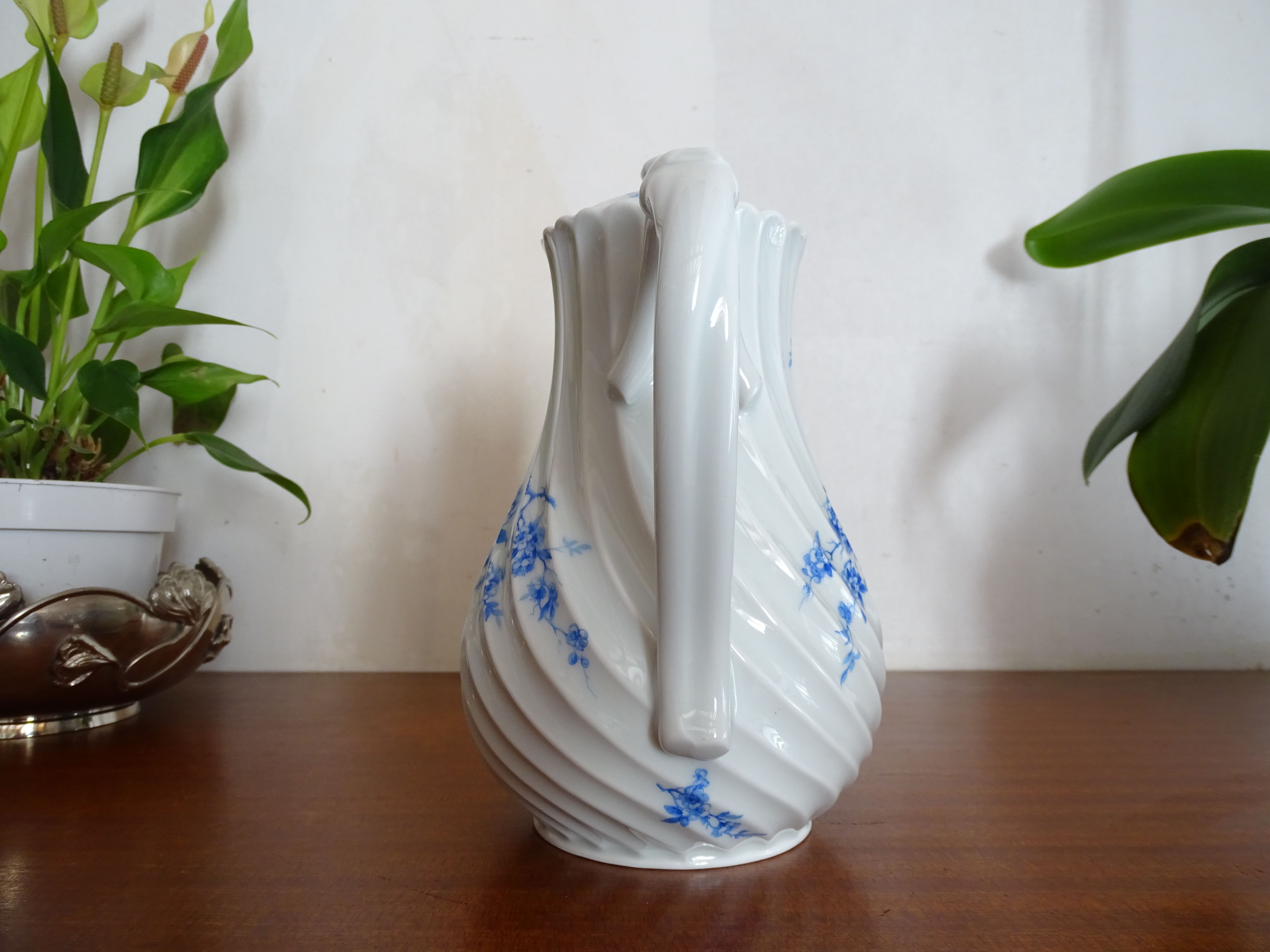 Limoges Haviland porcelain teapot - Blue cherry - Twisted sides