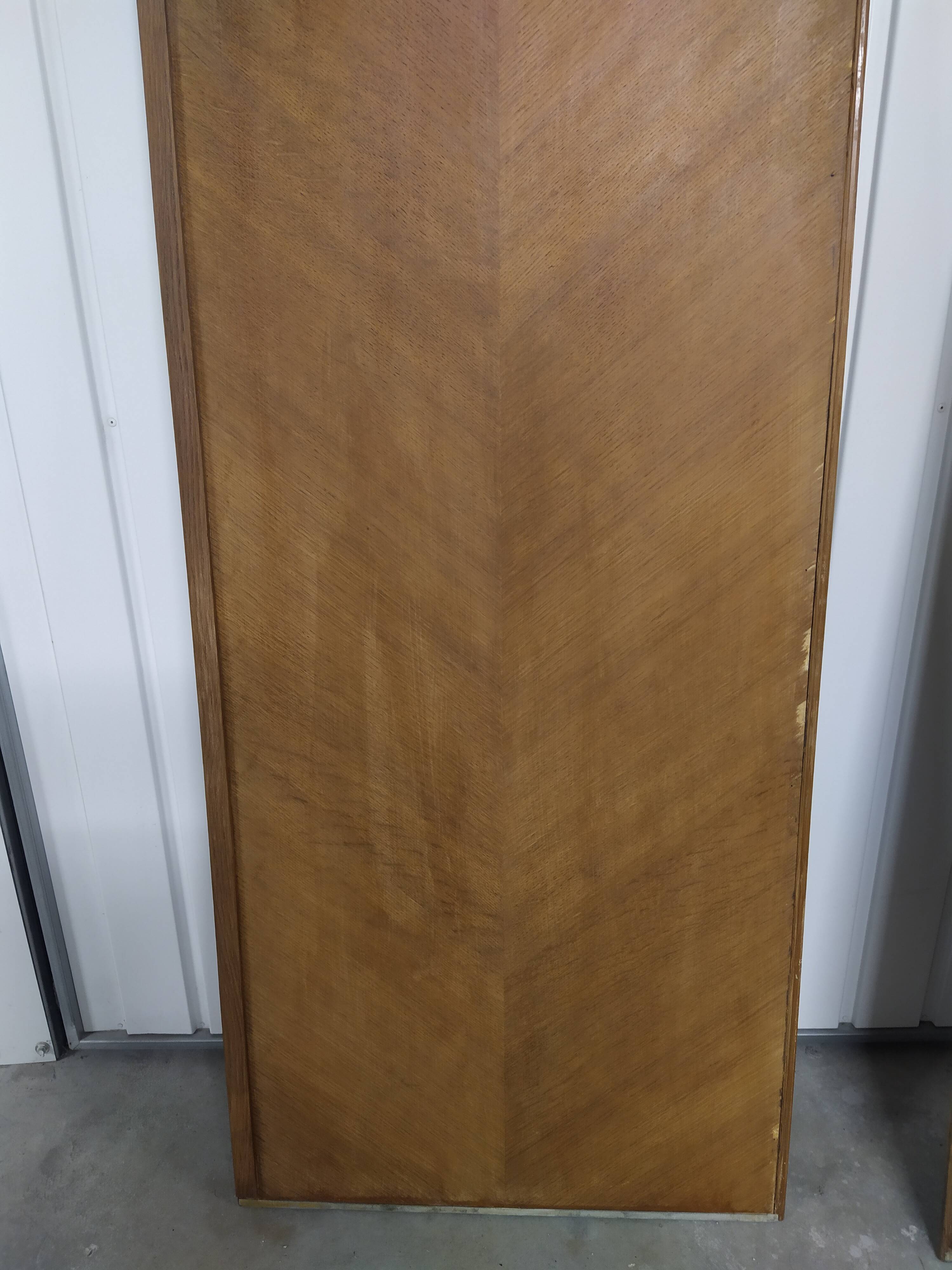 Wardrobe sewing door