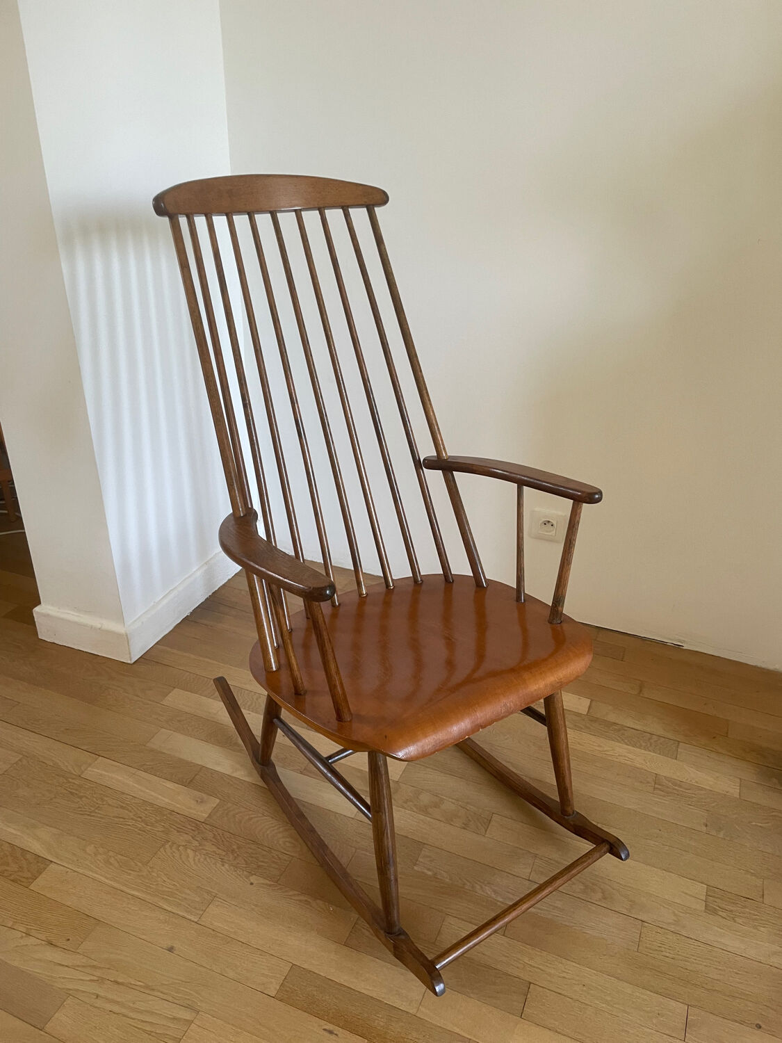 Rocking chair