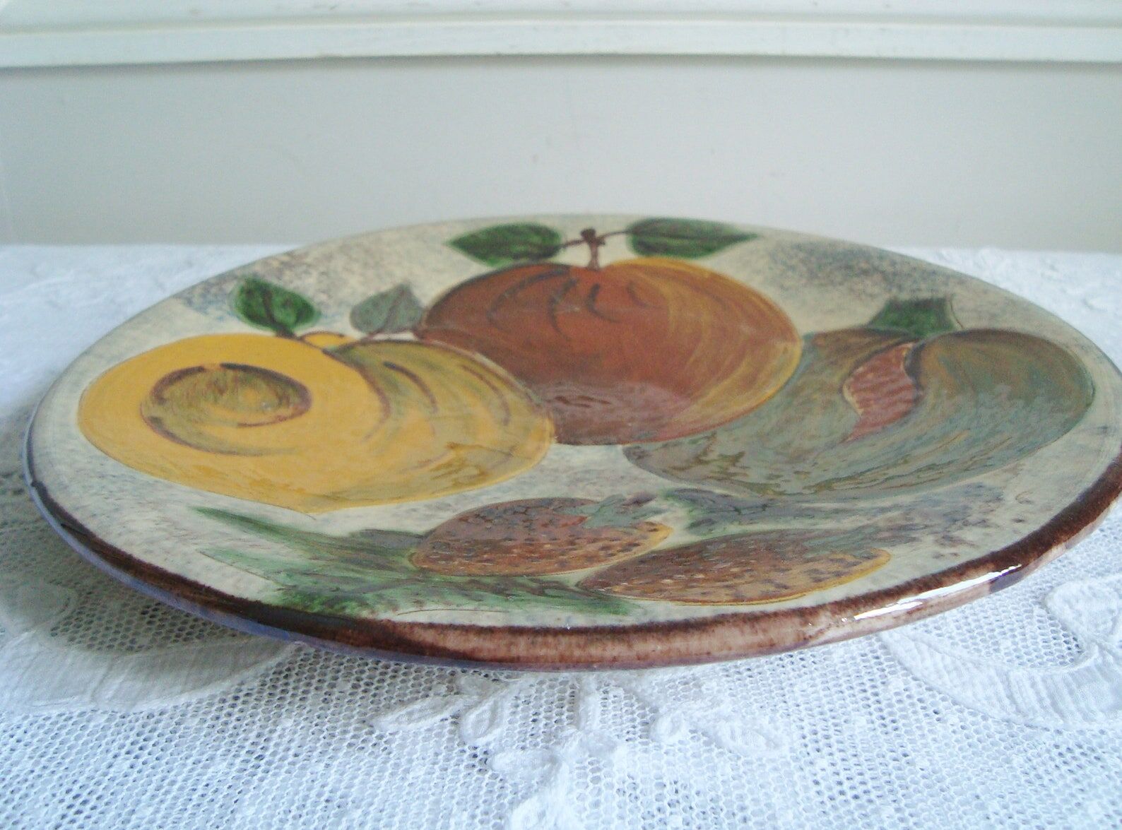 Vintage plate signed Puigdemont stylized ruit patterns