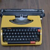 Brother deluxe 262tr orange typewriter