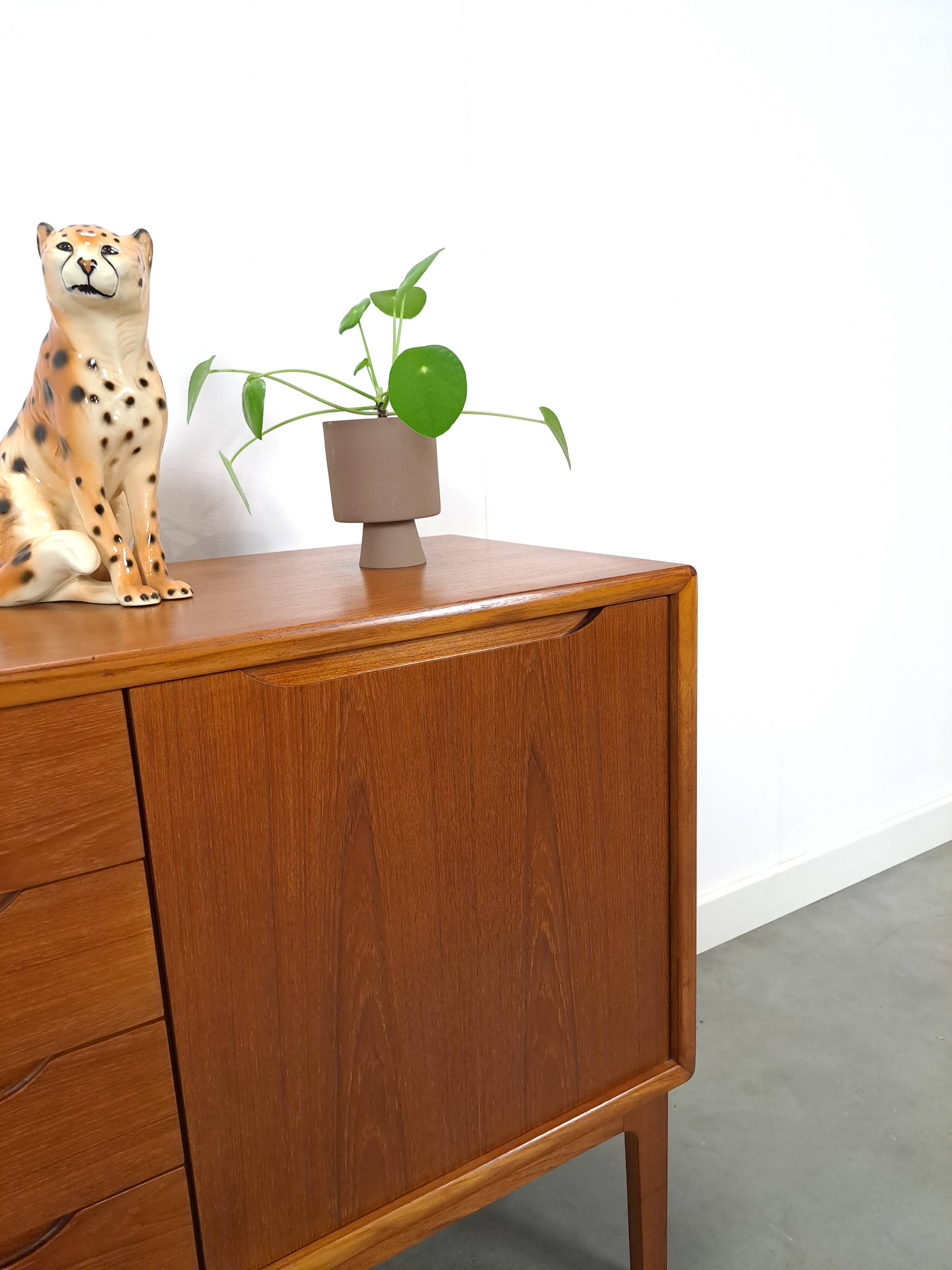 Teak Deens dressoir met lades vintage