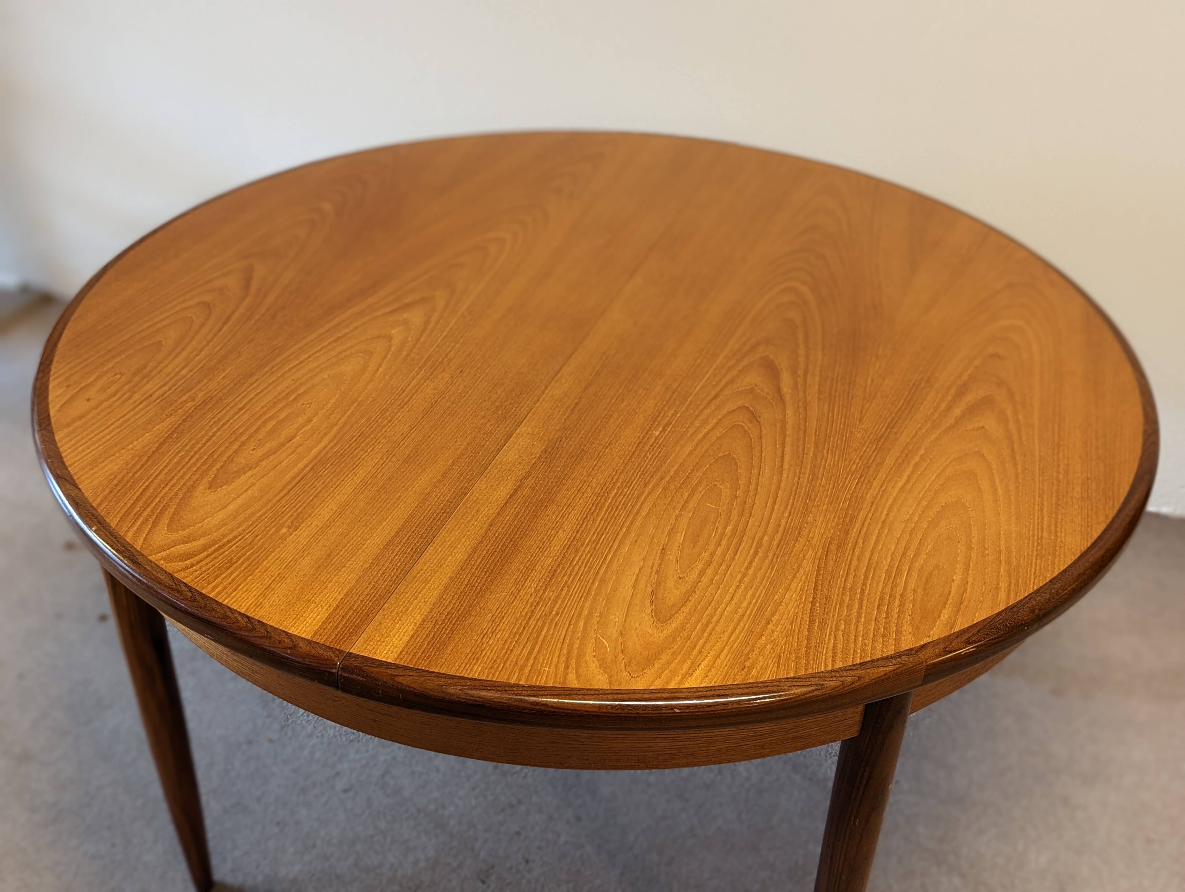 Table extensible en teck de Victor Wilkins pour G-Plan