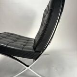 Paire de chauffeuses Barcelona attribuées à Mies Van Der Rohe pour Knoll International, années 1980